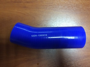 Патрубок радиатора верхний силикон Премиум ( L-191. D-56) 5320-1303010 Патрубок радиатора верхний силикон Премиум ( L-191. D-56) 5320-1303010